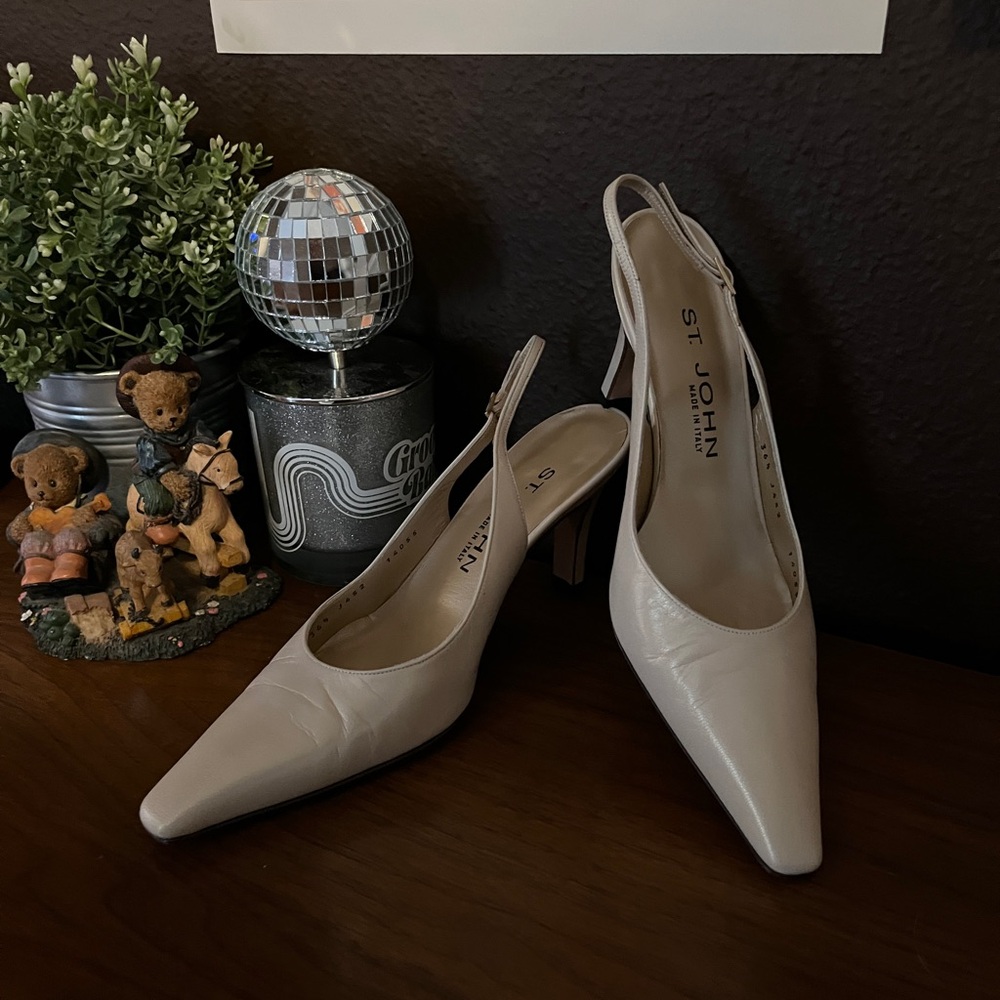 St. John Women’s Cream/Tan Kitten Slingback Heels (Size US 6.5, EU 36.5) 3” heel